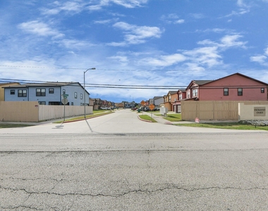 4335 Oak Ridge Drive - Photo Thumbnail 16