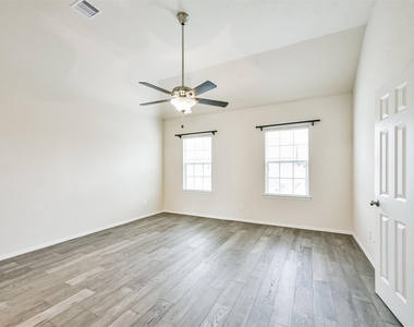 1504 Peyton Oaks Place - Photo Thumbnail 28