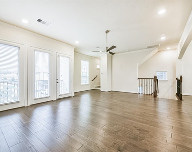 1504 Peyton Oaks Place - Photo Thumbnail 14