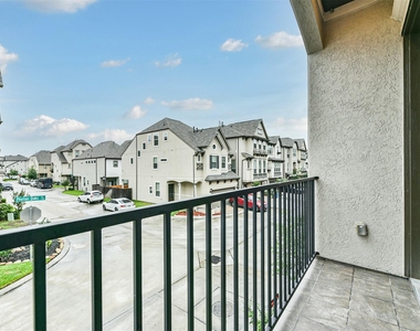 1504 Peyton Oaks Place - Photo Thumbnail 15