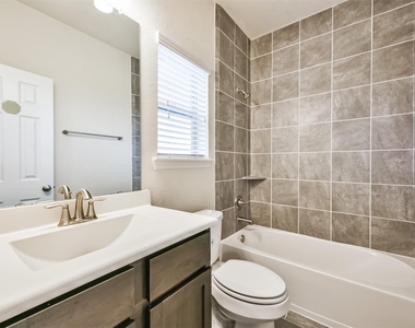 1504 Peyton Oaks Place - Photo Thumbnail 37