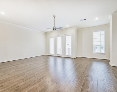 1504 Peyton Oaks Place - Photo Thumbnail 10