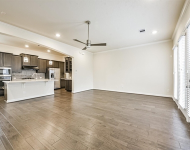 1504 Peyton Oaks Place - Photo Thumbnail 12