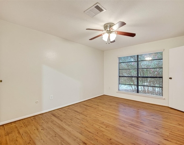8801 Hammerly Blvd - Photo Thumbnail 9