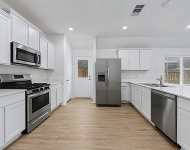 2011 Ballesteros Street - Photo Thumbnail 8