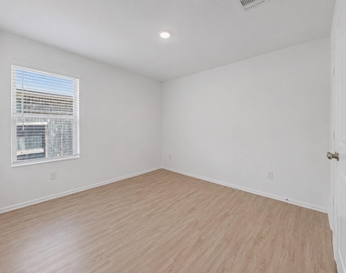 2011 Ballesteros Street - Photo Thumbnail 17