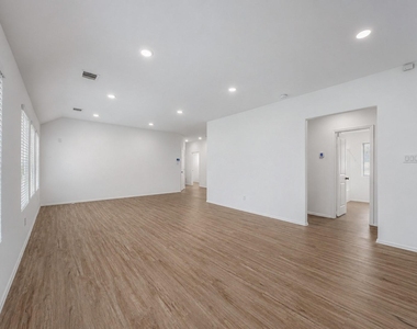 2011 Ballesteros Street - Photo Thumbnail 5