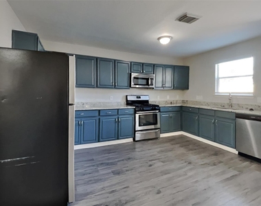 29415 Legends Stone Drive - Photo Thumbnail 3