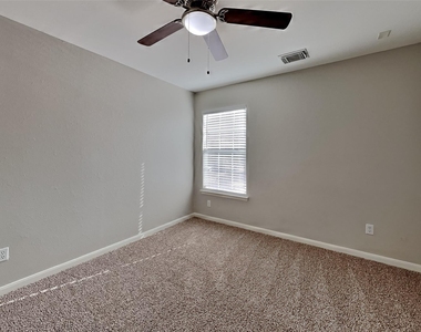 29415 Legends Stone Drive - Photo Thumbnail 11