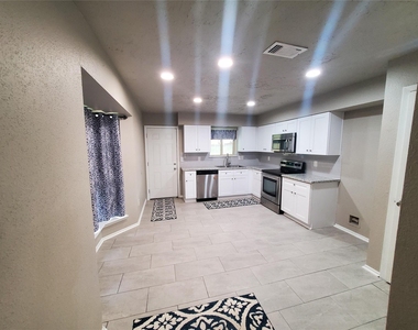 4527 Algernon Drive - Photo Thumbnail 4
