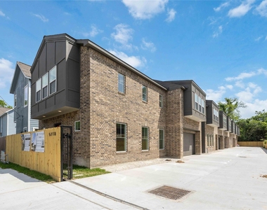 5718 Beall Street - Photo Thumbnail 20