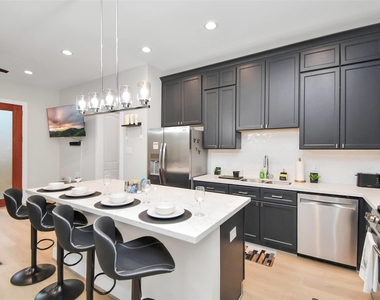 5718 Beall Street - Photo Thumbnail 3