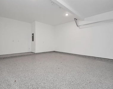 5718 Beall Street - Photo Thumbnail 19