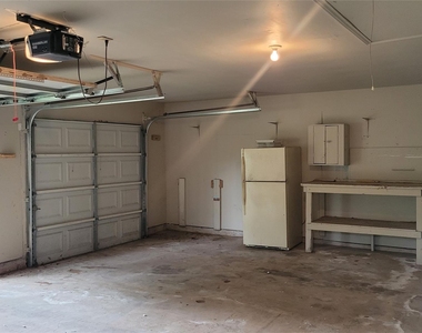 3046 Mosby Drive - Photo Thumbnail 15