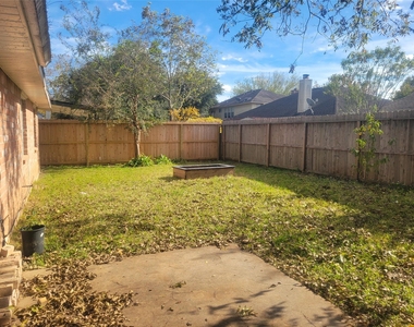 3046 Mosby Drive - Photo Thumbnail 3