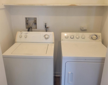 3046 Mosby Drive - Photo Thumbnail 14