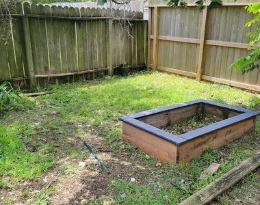 3046 Mosby Drive - Photo Thumbnail 2
