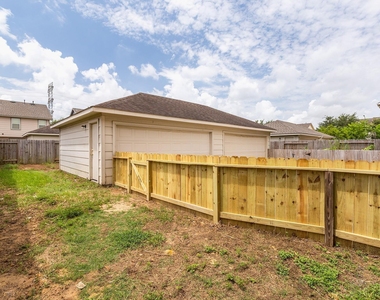 16819 Libson Falls Drive - Photo Thumbnail 17