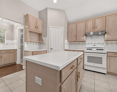 12222 Aspen Lane - Photo Thumbnail 11