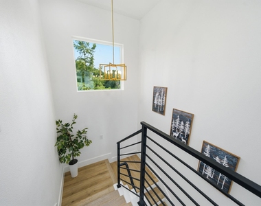 8910 Knoll Leaf Drive - Photo Thumbnail 7
