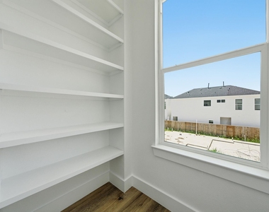 8910 Knoll Leaf Drive - Photo Thumbnail 16