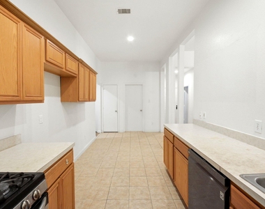 111 Thunder Basin Drive - Photo Thumbnail 17