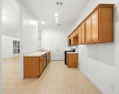 111 Thunder Basin Drive - Photo Thumbnail 15