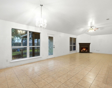 111 Thunder Basin Drive - Photo Thumbnail 8