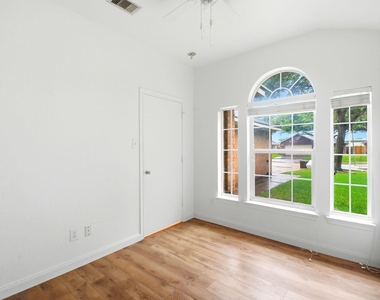 111 Thunder Basin Drive - Photo Thumbnail 20
