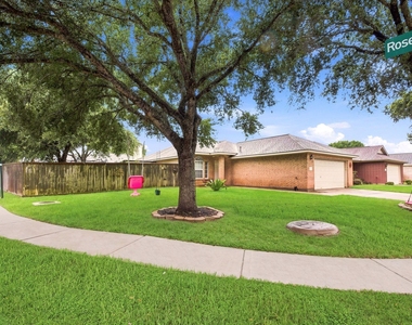 111 Thunder Basin Drive - Photo Thumbnail 4