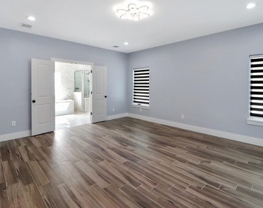 3027 Clinton Drive - Photo Thumbnail 10