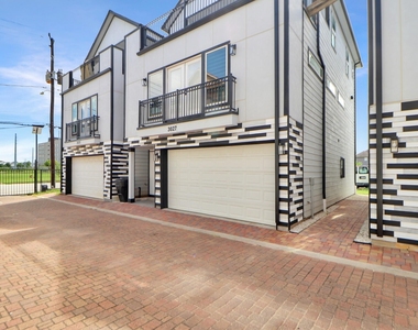 3027 Clinton Drive - Photo Thumbnail 1
