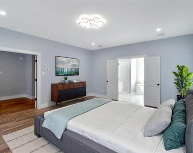 3027 Clinton Drive - Photo Thumbnail 9