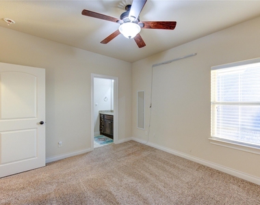 11227 Dunstan Hill Drive - Photo Thumbnail 44
