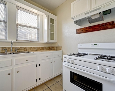 1748 Richmond Avenue - Photo Thumbnail 8