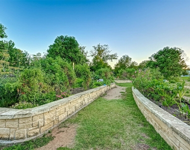 1748 Richmond Avenue - Photo Thumbnail 31