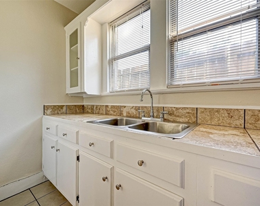 1748 Richmond Avenue - Photo Thumbnail 10