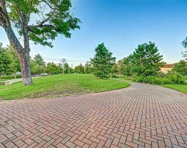 1748 Richmond Avenue - Photo Thumbnail 33