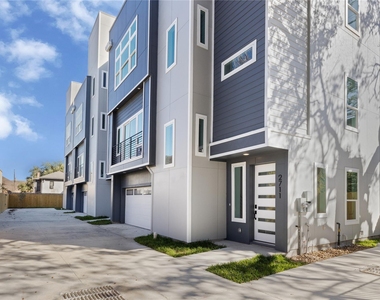 2707 Dennis Street - Photo Thumbnail 1