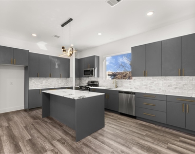2707 Dennis Street - Photo Thumbnail 7