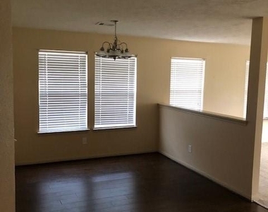 32107 Anne Lane - Photo Thumbnail 4