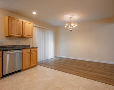 69 Georgetowne - Photo Thumbnail 3