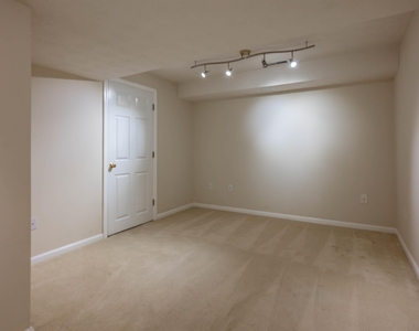 69 Georgetowne - Photo Thumbnail 14