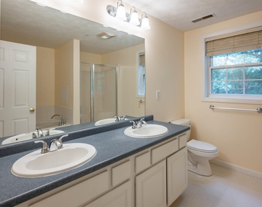 69 Georgetowne - Photo Thumbnail 10