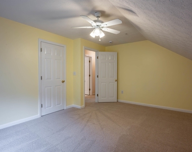 69 Georgetowne - Photo Thumbnail 7