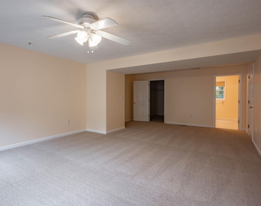 69 Georgetowne - Photo Thumbnail 13