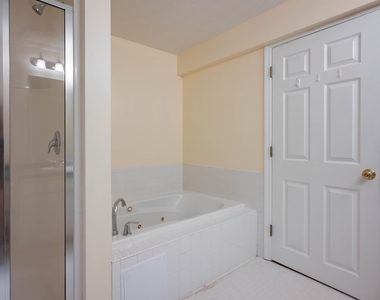 69 Georgetowne - Photo Thumbnail 11