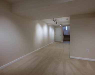 69 Georgetowne - Photo Thumbnail 15