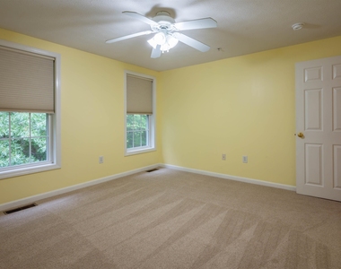 69 Georgetowne - Photo Thumbnail 8