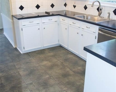 18119 N Shadow Valley Drive - Photo Thumbnail 17